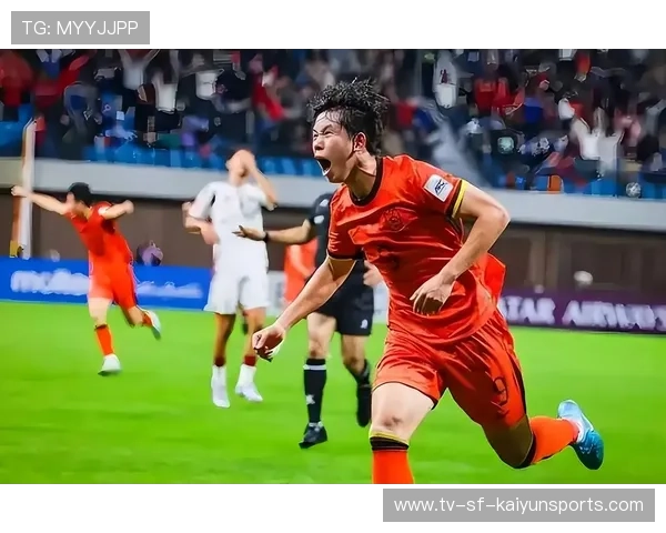 国足锋线配合训练首次录制视频，国足前锋高峰