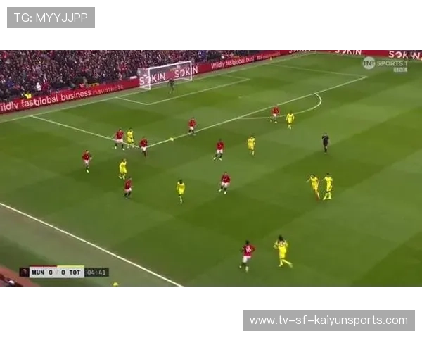 曼联反弹势头强劲,热刺无力抵挡 曼联反弹势头强劲,热刺无力抵挡